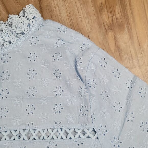 🔺️Shein Powder Blue Embroidered Eyelet Short Sleeve Top Small - Picture 3 of 8